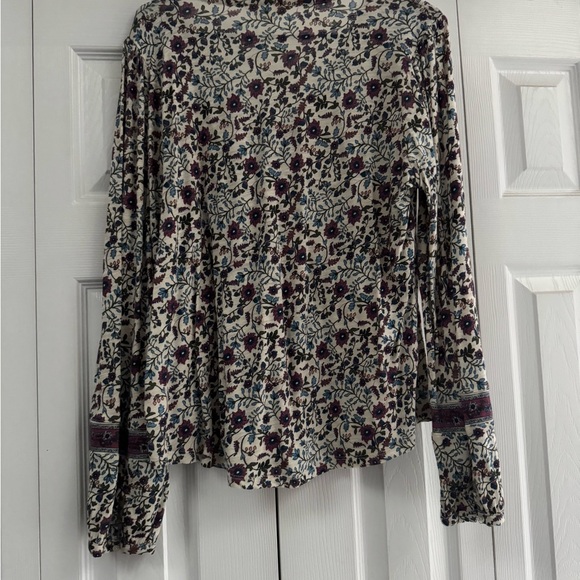 Lucky Brand Cream Floral V-Neck Blouse with Purple Accents - Picture 2 of 4